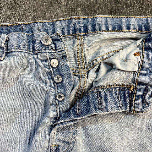 Levi's 501 Original Fit Light Wash Button Fly Jeans Men's 34x30 - Picture 6 of 11